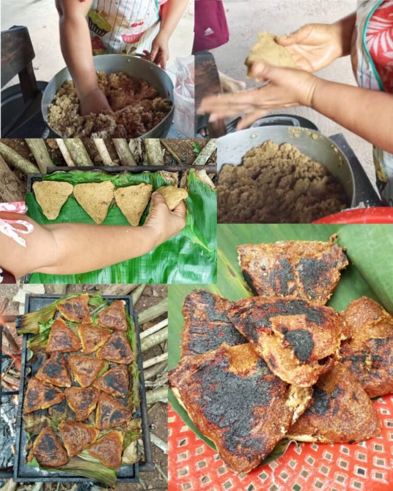 Arepa de vieja dorada cocinándose a la plancha, destacando su textura rústica y el maíz tradicional.